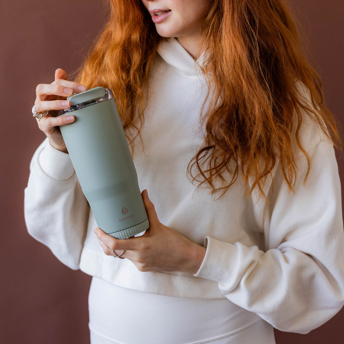 30-oz-groove-tumbler-u1 4Manna_Website_Lifestyles-17.jpg